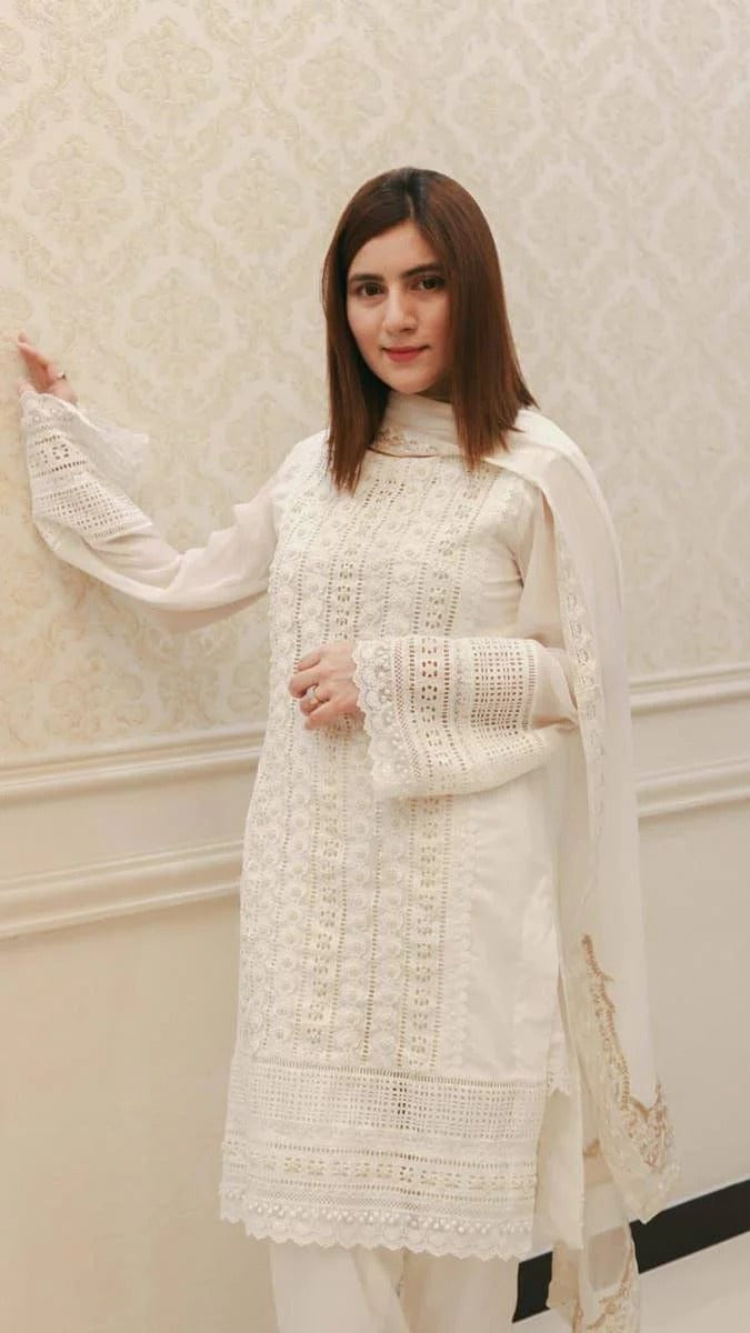 SNOW WHITE