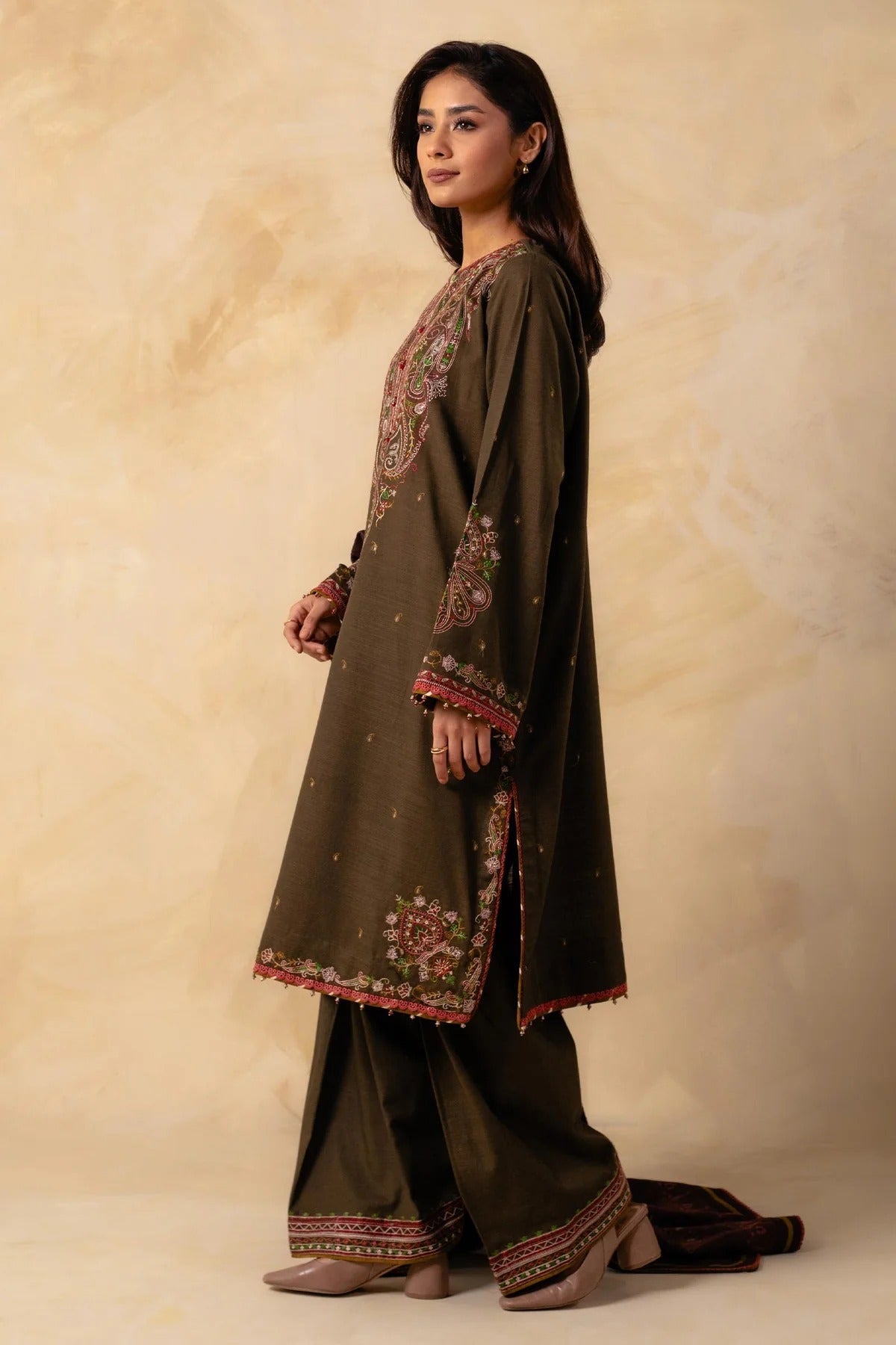 ZW23-2A: Reliable Embroidered Khaddar 3PC | Winter Comfort