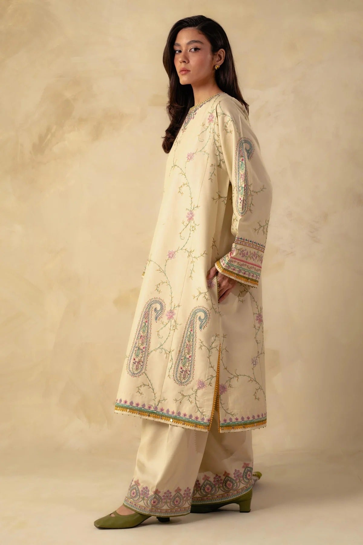 ZW23-3A: Classic Embroidered Dhanak 3PC Suit | Winter Essential
