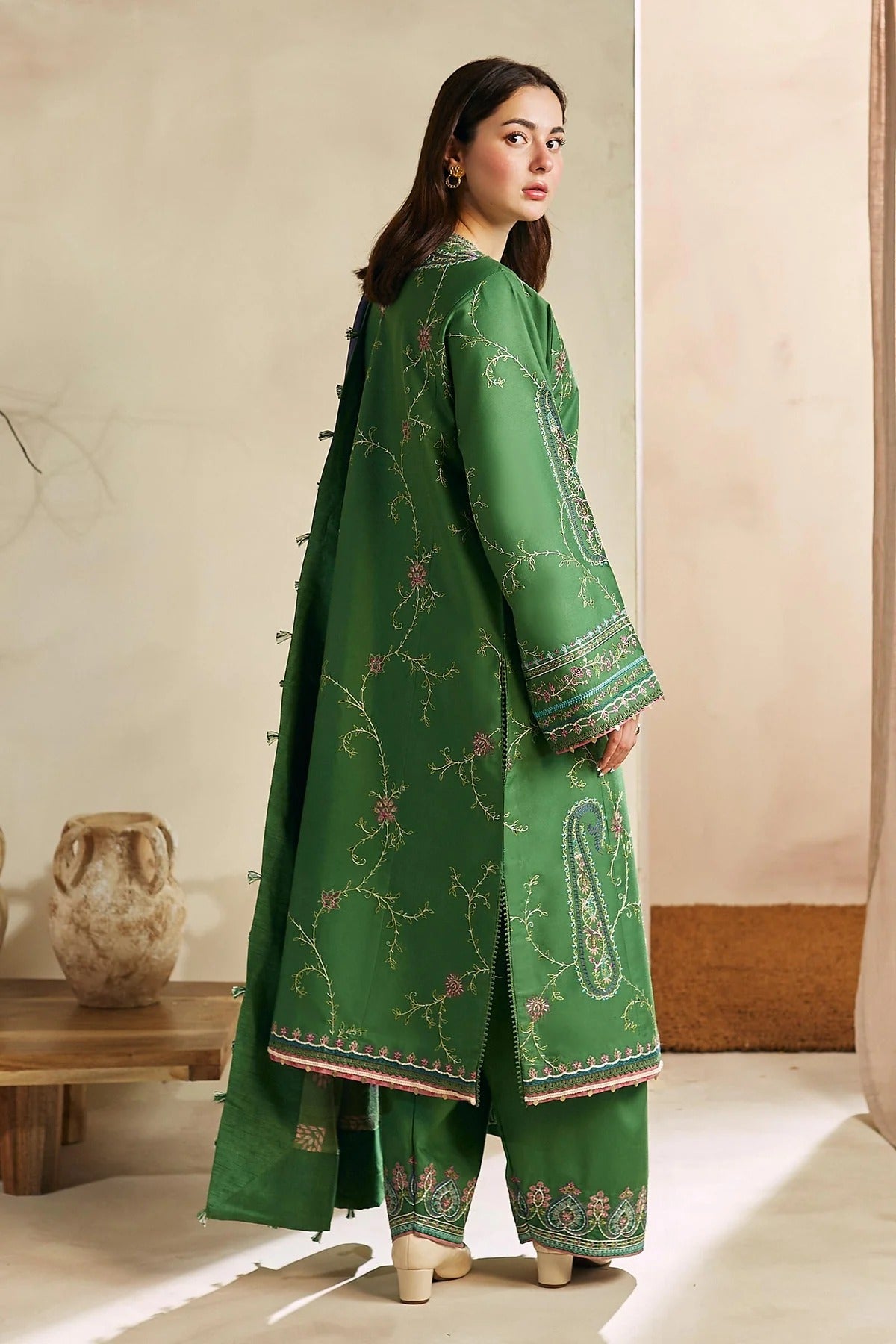 ZW23-3B: Versatile Embroidered Winter 3PC Suit | Stylish Wear