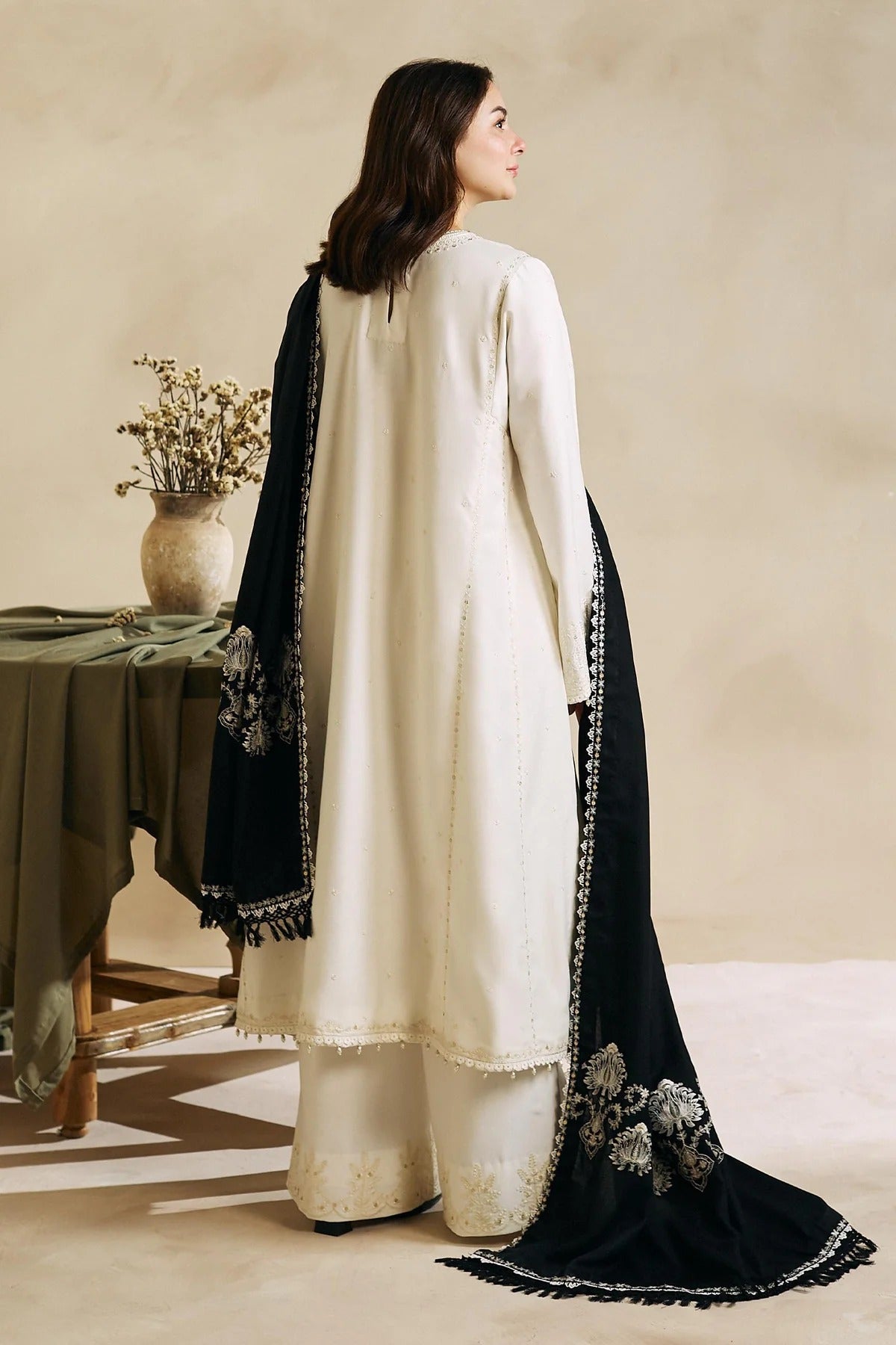ZW23-4A: Embroidered Winter 3PC Suit | Latest Dhanak Collection