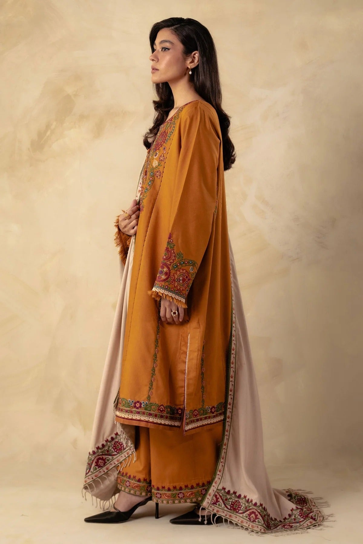 ZW23-5A: Elegant Embroidered Dhanak 3PC Suit | Winter Wear