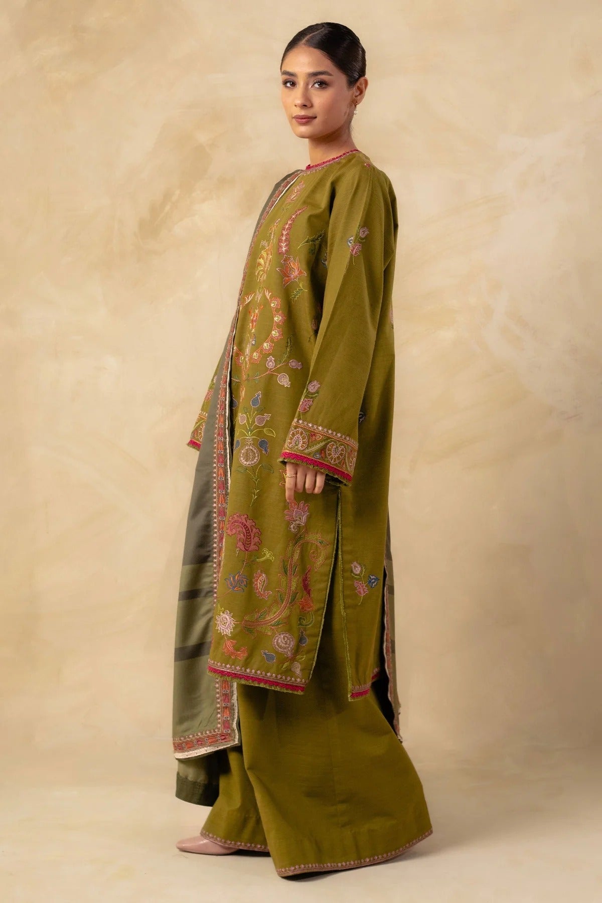 ZW23-6B: Sophisticated Embroidered Dhanak 3PC Suit | Winter