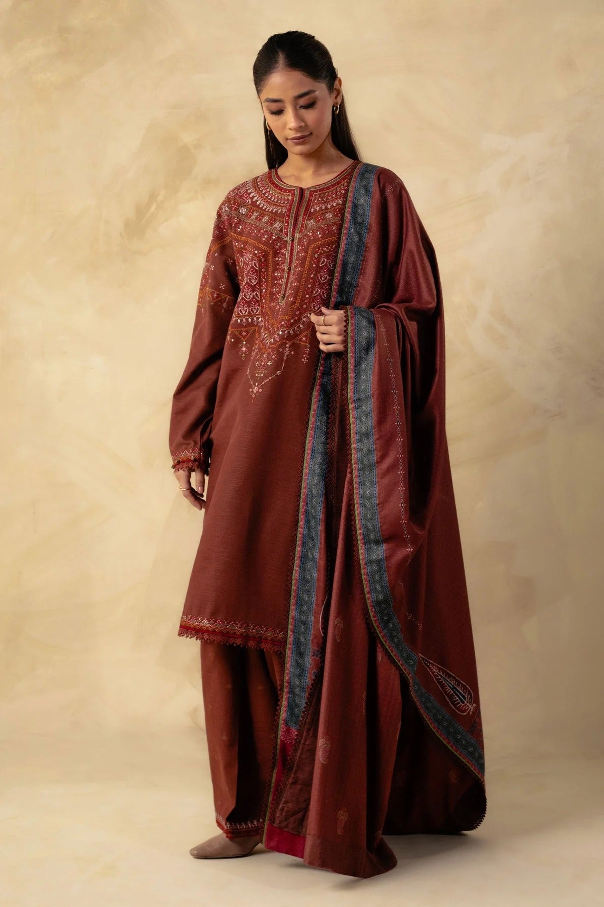 ZW23-8A: Sophisticated Embroidered Dhanak 3PC Suit | New Style